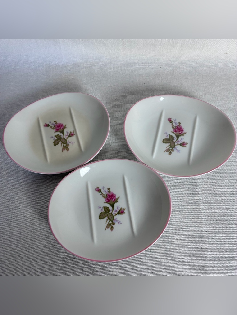 VTG Action Lobeco Japan Rose Soap Dishes Set of 3